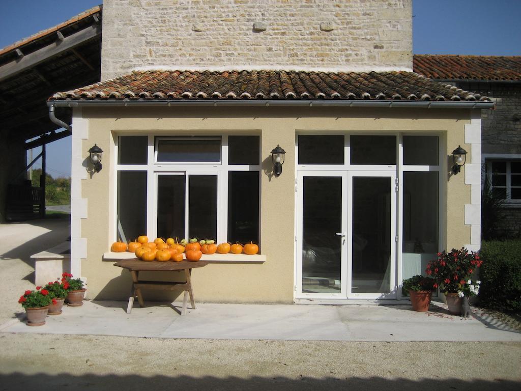 Le Moulin De Lusseau Acomodação com café da manhã Chef-Boutonne Exterior foto