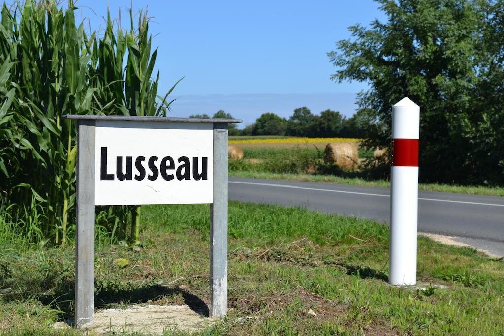 Le Moulin De Lusseau Acomodação com café da manhã Chef-Boutonne Exterior foto