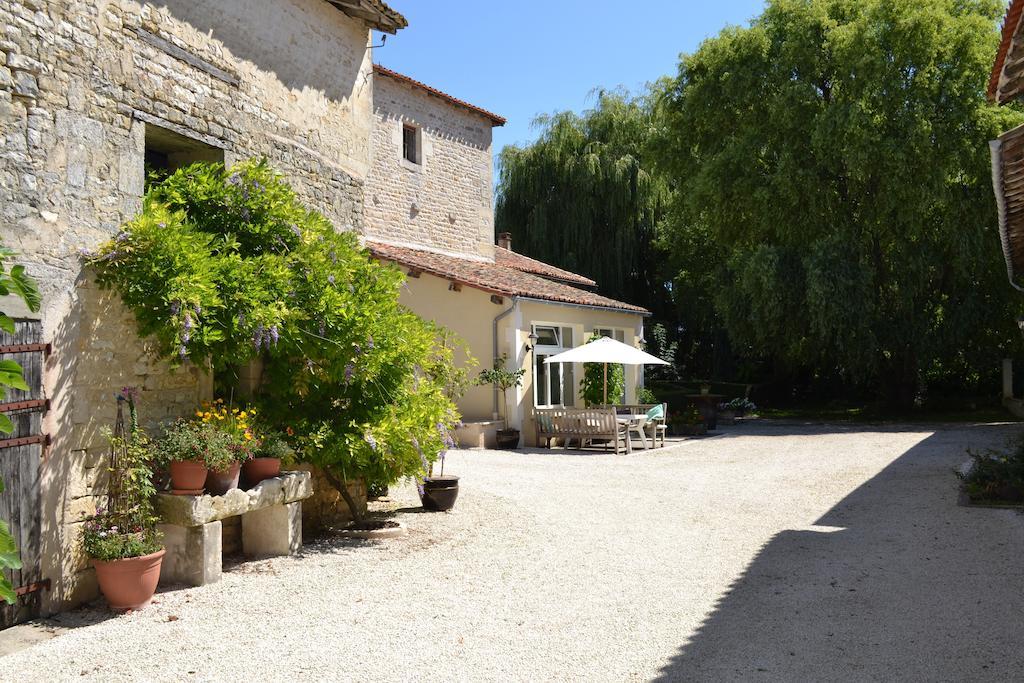Le Moulin De Lusseau Acomodação com café da manhã Chef-Boutonne Exterior foto