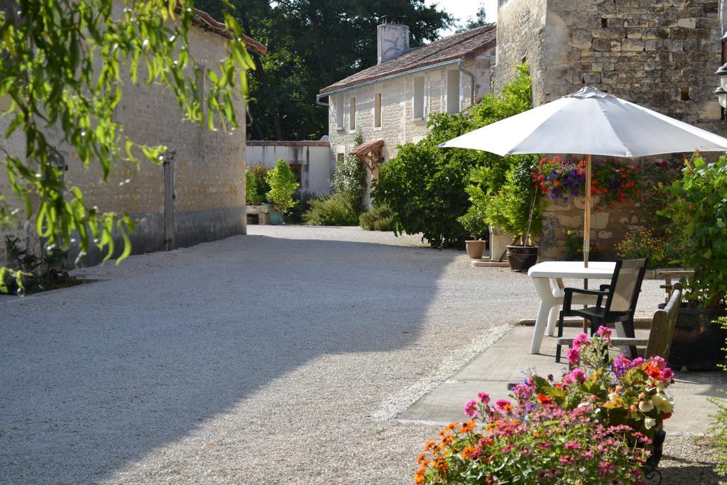 Le Moulin De Lusseau Acomodação com café da manhã Chef-Boutonne Exterior foto