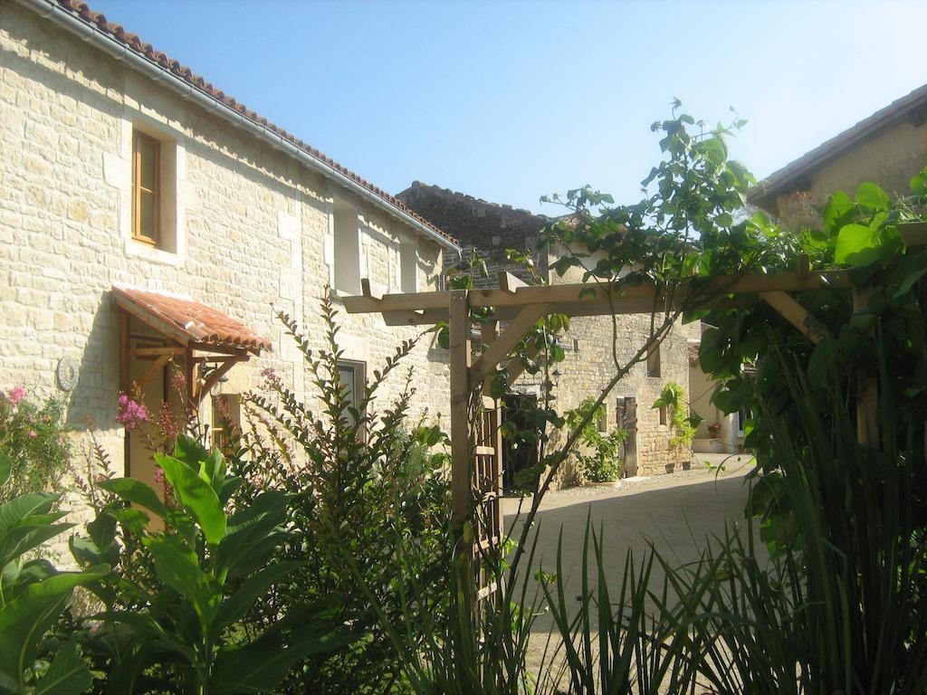 Le Moulin De Lusseau Acomodação com café da manhã Chef-Boutonne Quarto foto